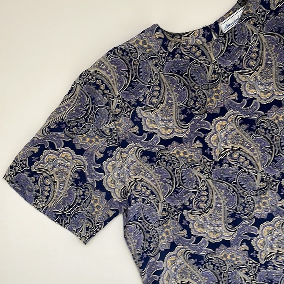 Vintage 100% Silk Paisley Blouse Blue & Pale Yellow Short Sleeved Shirt Top Tee - Picture 9 of 10